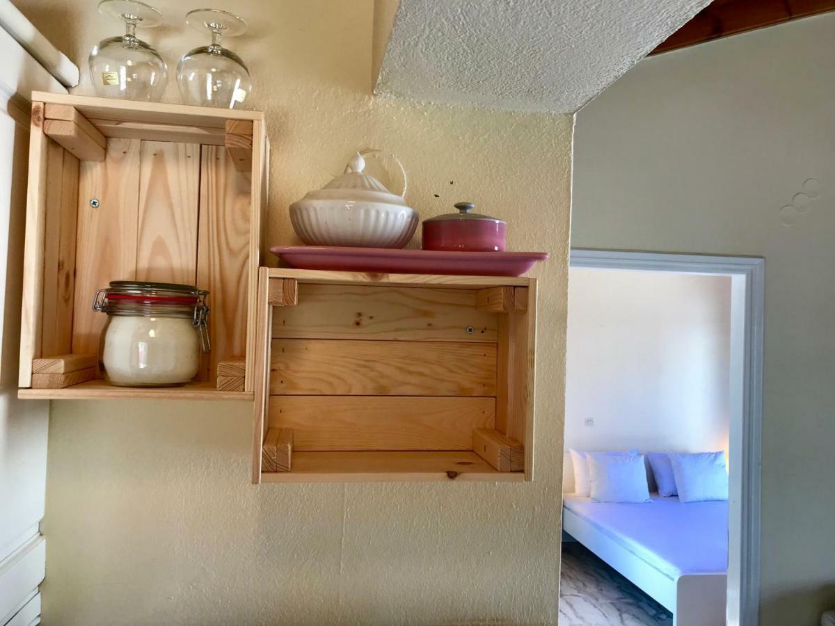 Wooden Ceiling Apartment - Close To City Center Kanálion Exterior photo