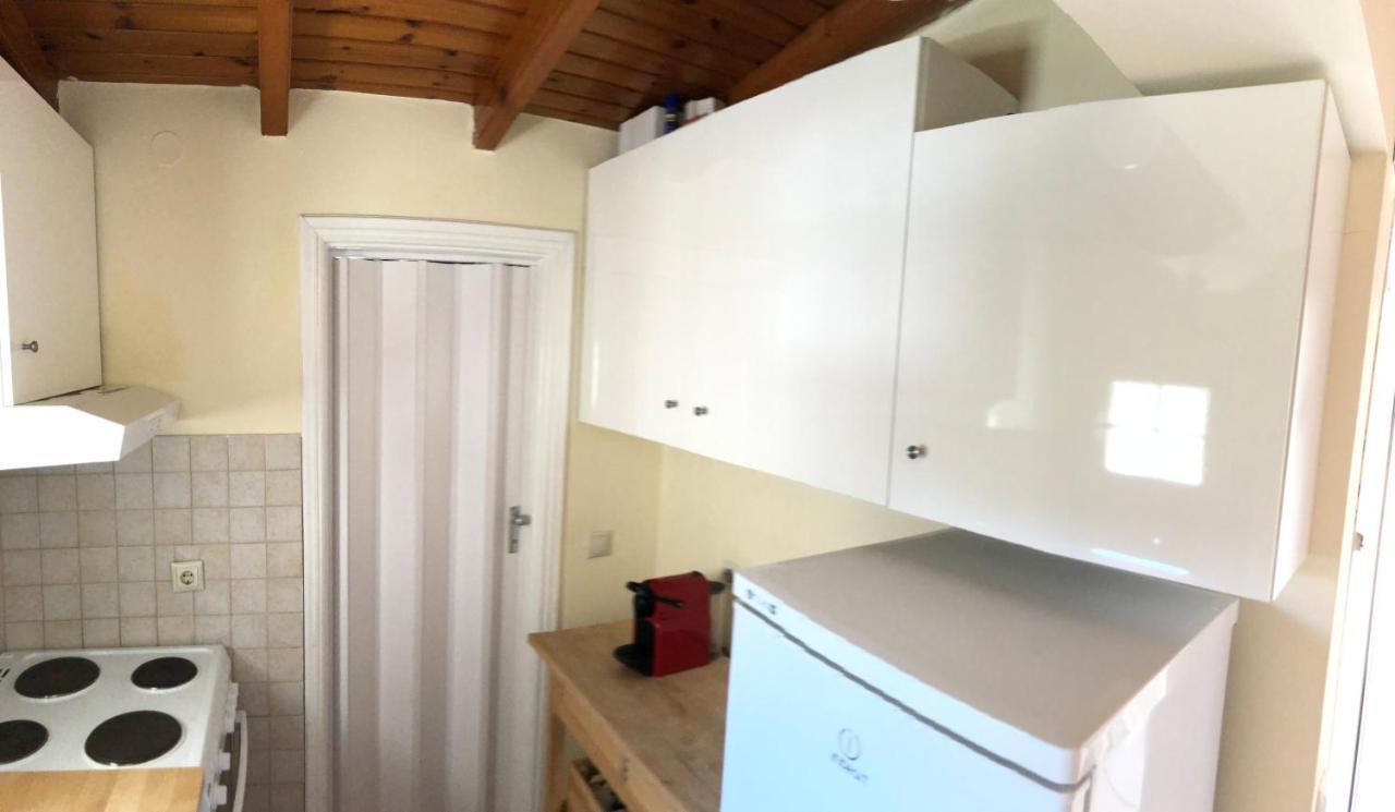 Wooden Ceiling Apartment - Close To City Center Kanálion Exterior photo